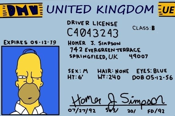 Multato perchè guidava l'auto con la Patente B dei Simpsons!