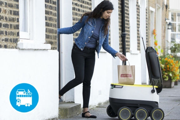 A Londra i mini robot consegnano pizze a domicilio!