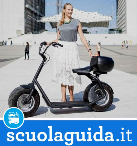 Dalla Francia arriva il primo scooter elettrico modulare a due ruote motrici!