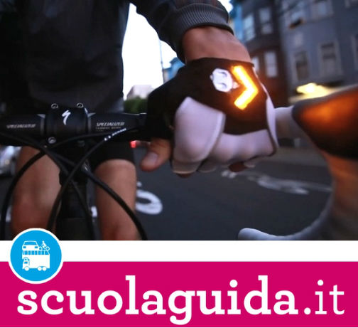 Arrivano i guanti luminosi a led per aumentare la sicurezza in bicicletta!