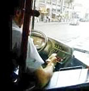 Stop all'uso del cellulare sull'autobus per gli autisti!